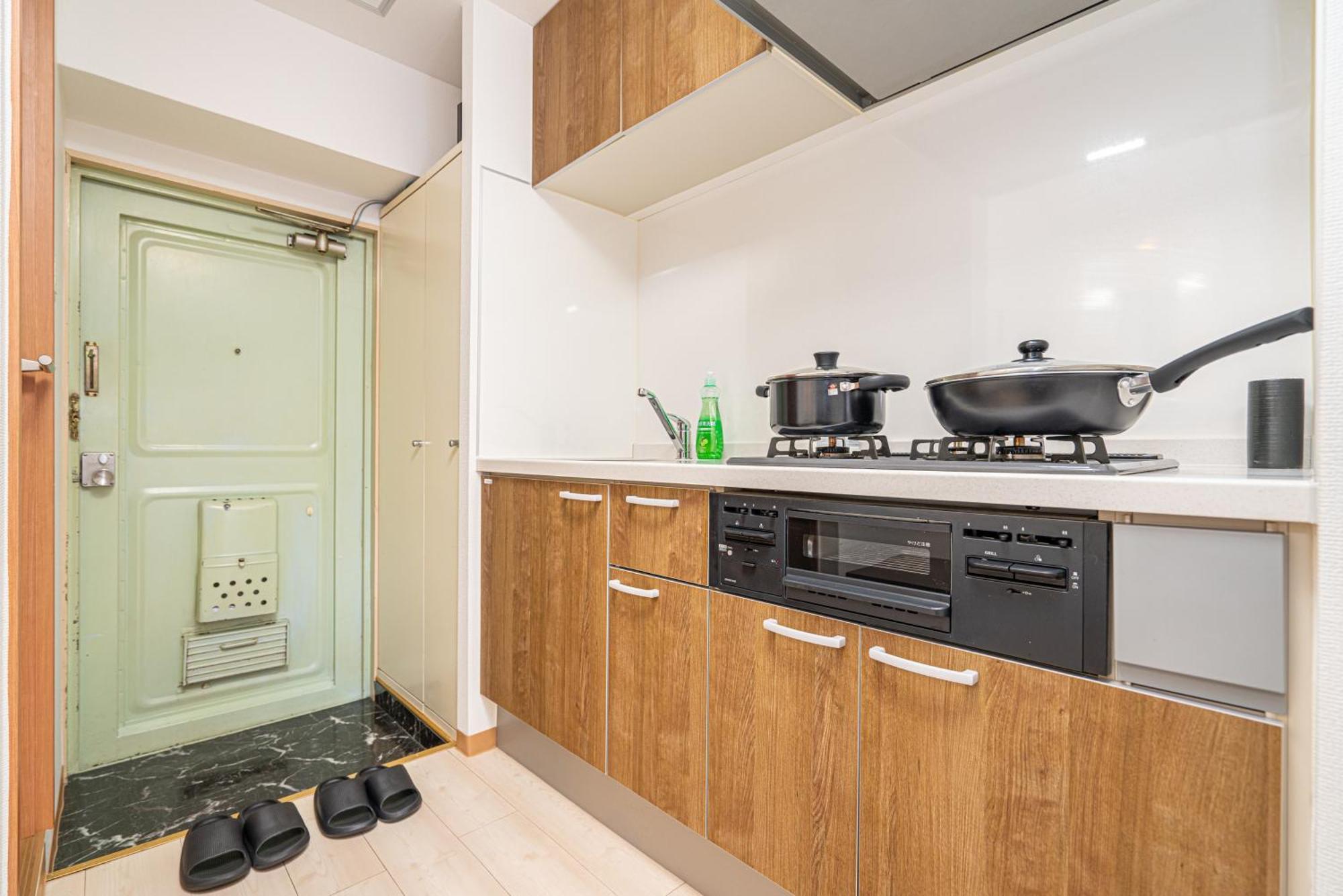 อพาร์ทเม้น Ikebukuro East Exit, Two-bedroom Boutique Ment *